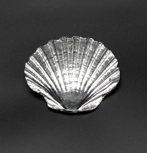 - a , pewter Sculpture by Pewter-ful, measuring 8 x 10 cm (H x W) £42